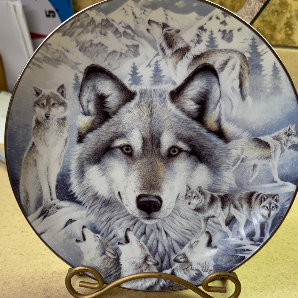 Wolf Themed Decorative Plate limited edition w/stand
